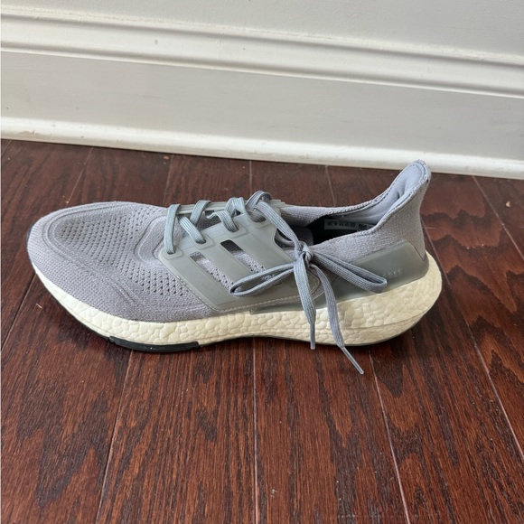 Adidas Ultraboost - Picture 5 of 6